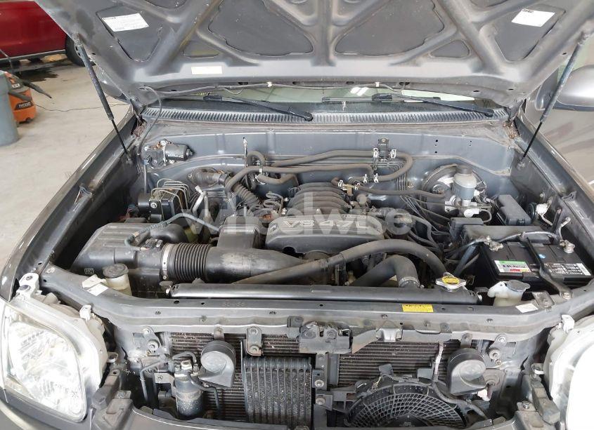 Photo 10 of 2006 Toyota Sequoia SR5 V8 (VIN 5TDBT44A06S268210)