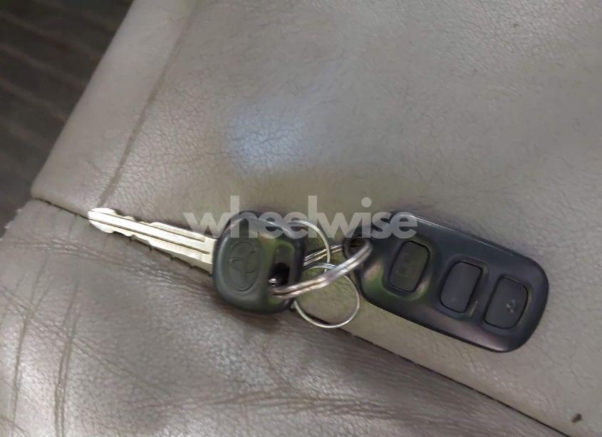 Photo 11 of 2006 Toyota Sequoia SR5 V8 (VIN 5TDBT44A06S268210)