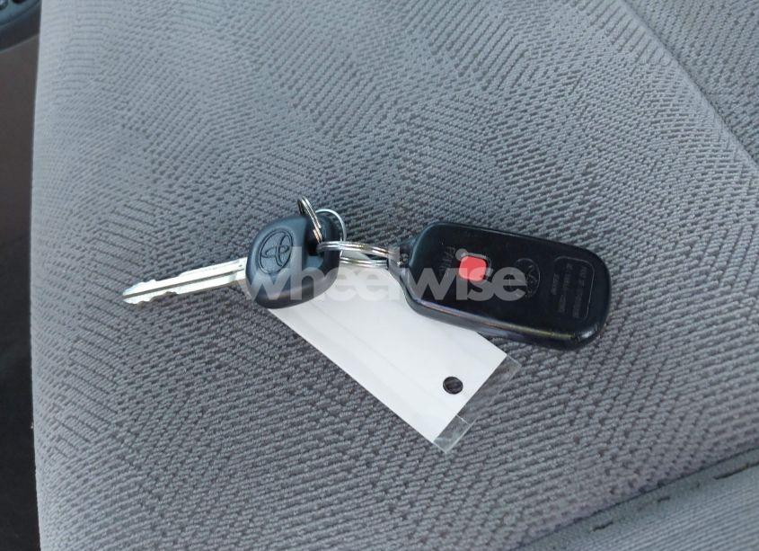 Photo 11 of 2006 Toyota Sequoia SR5 V8 (VIN 5TDBT44A06S270314)