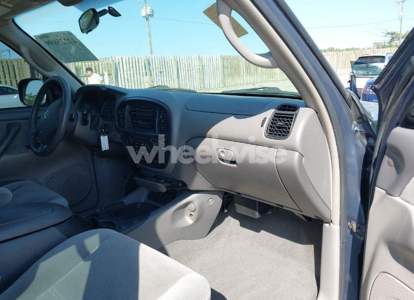 Photo 5 of 2006 Toyota Sequoia SR5 V8 (VIN 5TDBT44A06S270314)