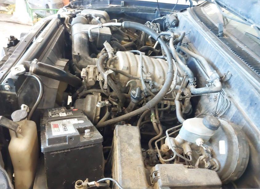 Photo 13 of 2001 Toyota Sequoia SR5 V8 (VIN 5TDBT44A11S012151)