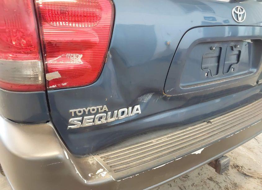 Photo 16 of 2001 Toyota Sequoia SR5 V8 (VIN 5TDBT44A11S012151)