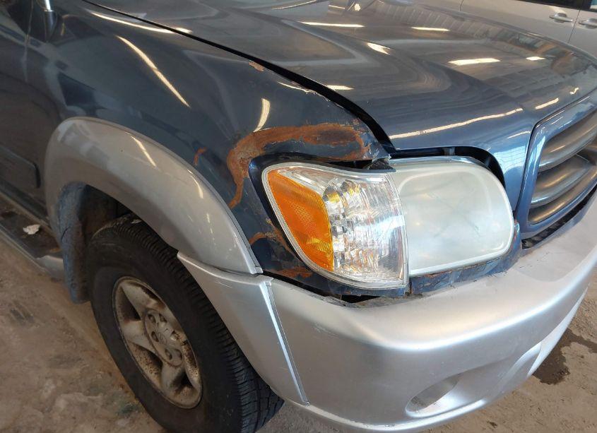 Photo 6 of 2001 Toyota Sequoia SR5 V8 (VIN 5TDBT44A11S012151)
