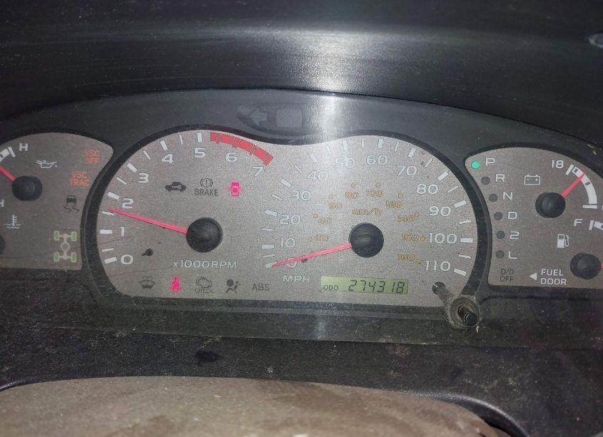 Photo 7 of 2001 Toyota Sequoia SR5 V8 (VIN 5TDBT44A11S012151)