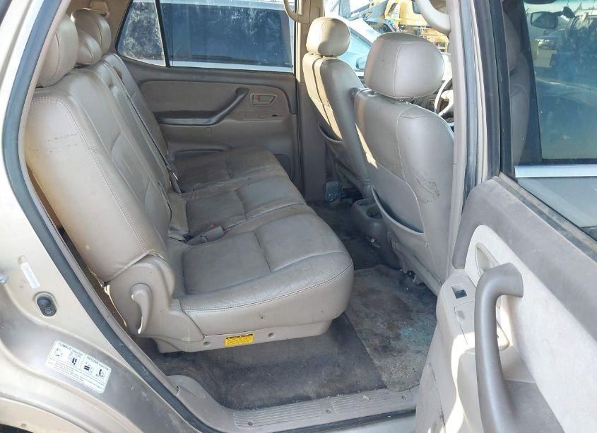 Photo 8 of 2001 Toyota Sequoia SR5 V8 (VIN 5TDBT44A11S022985)