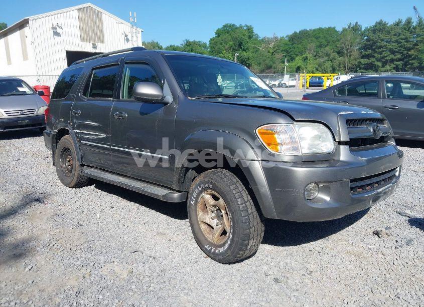 2005 Toyota Sequoia SR5 V8 (VIN 5TDBT44A15S248062) main photo