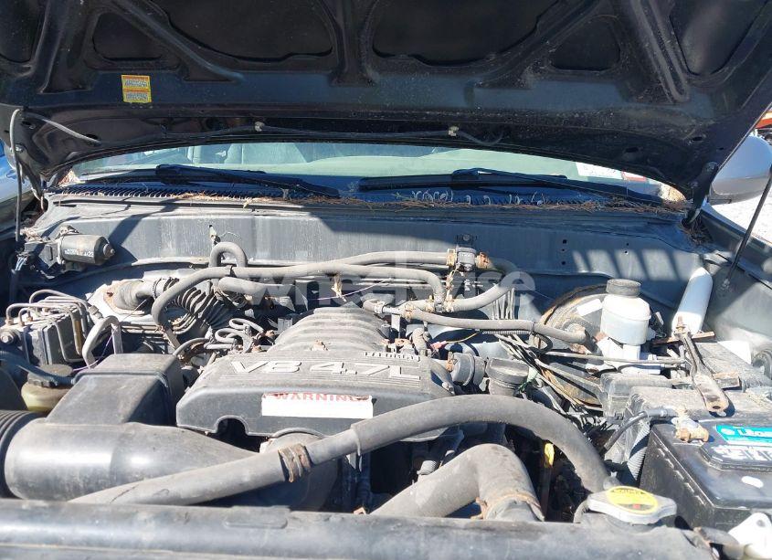 Photo 10 of 2005 Toyota Sequoia SR5 V8 (VIN 5TDBT44A15S248062)