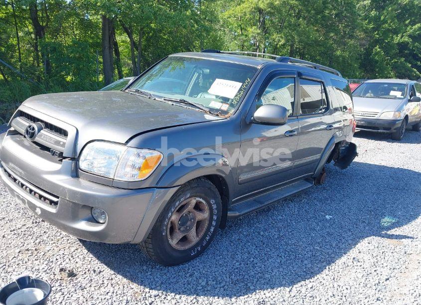 Photo 2 of 2005 Toyota Sequoia SR5 V8 (VIN 5TDBT44A15S248062)