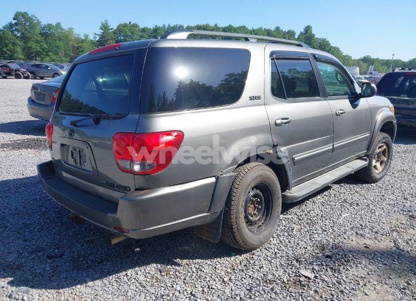 Photo 4 of 2005 Toyota Sequoia SR5 V8 (VIN 5TDBT44A15S248062)