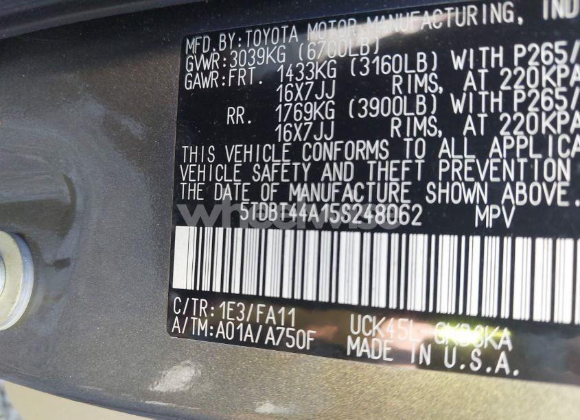 Photo 9 of 2005 Toyota Sequoia SR5 V8 (VIN 5TDBT44A15S248062)