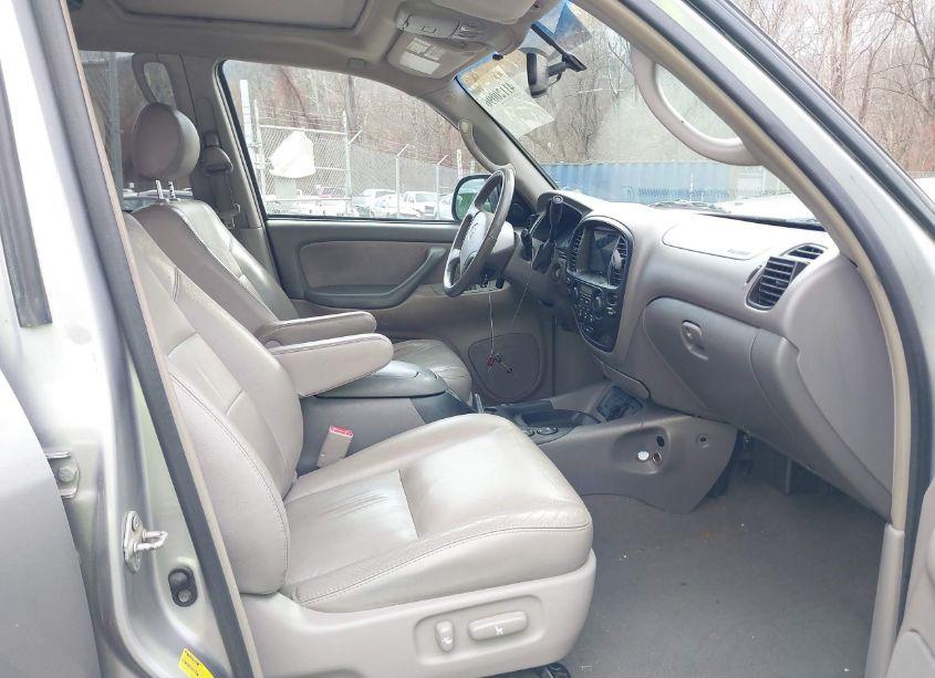 Photo 5 of 2007 Toyota Sequoia SR5 V8 (VIN 5TDBT44A17S282361)