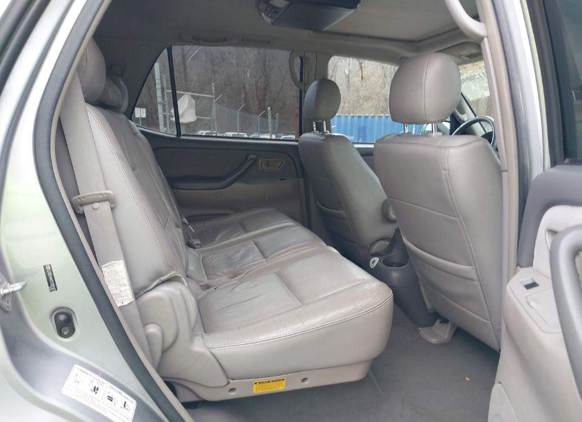 Photo 8 of 2007 Toyota Sequoia SR5 V8 (VIN 5TDBT44A17S282361)