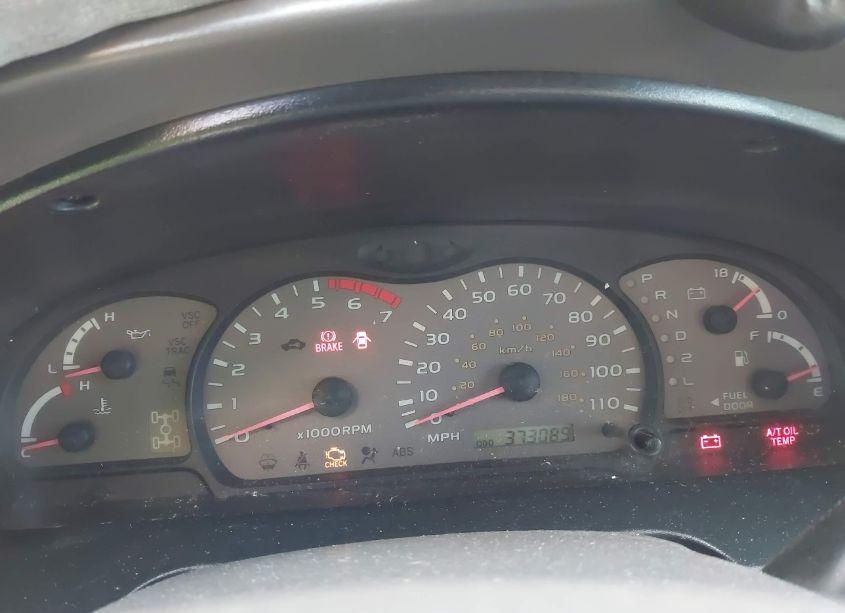 Photo 7 of 2001 Toyota Sequoia SR5 V8 (VIN 5TDBT44A21S041898)