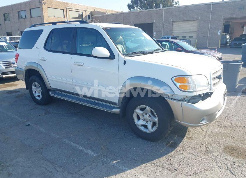 2002 Toyota Sequoia SR5 V8 (VIN 5TDBT44A22S068908) main photo