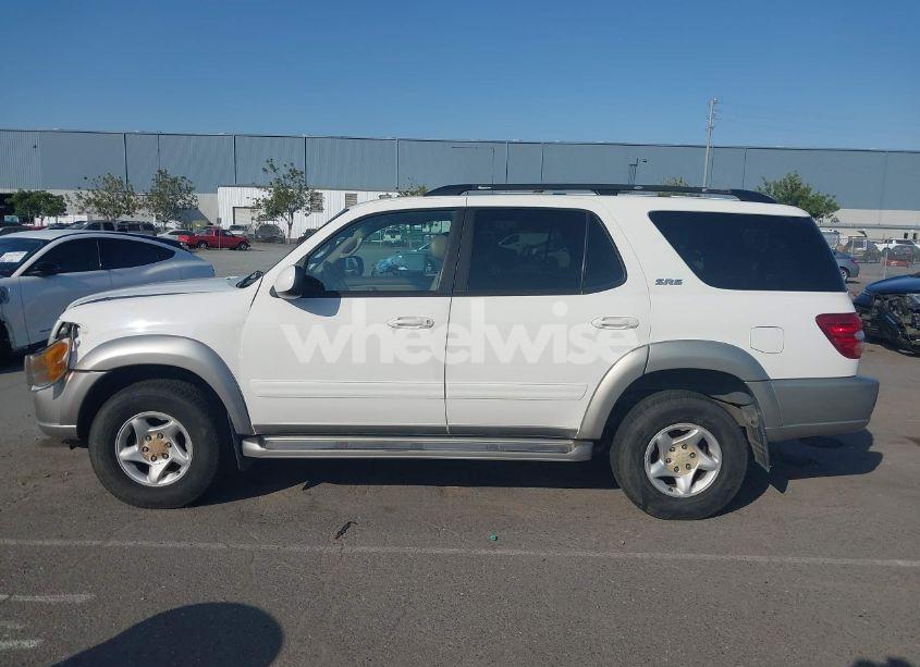 Photo 13 of 2002 Toyota Sequoia SR5 V8 (VIN 5TDBT44A22S068908)