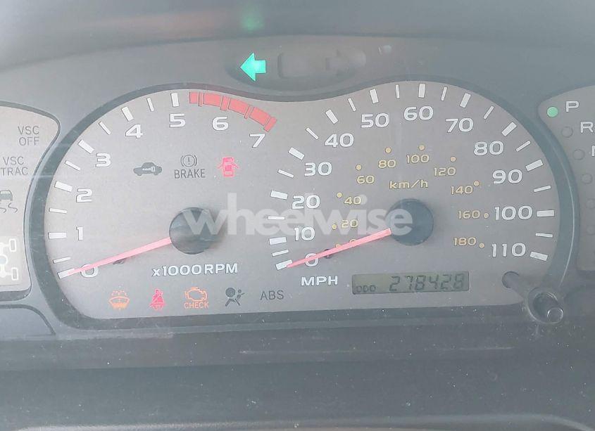 Photo 14 of 2002 Toyota Sequoia SR5 V8 (VIN 5TDBT44A22S068908)