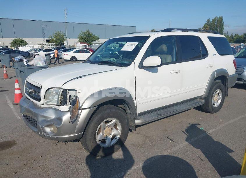Photo 2 of 2002 Toyota Sequoia SR5 V8 (VIN 5TDBT44A22S068908)