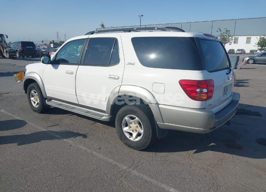 Photo 3 of 2002 Toyota Sequoia SR5 V8 (VIN 5TDBT44A22S068908)