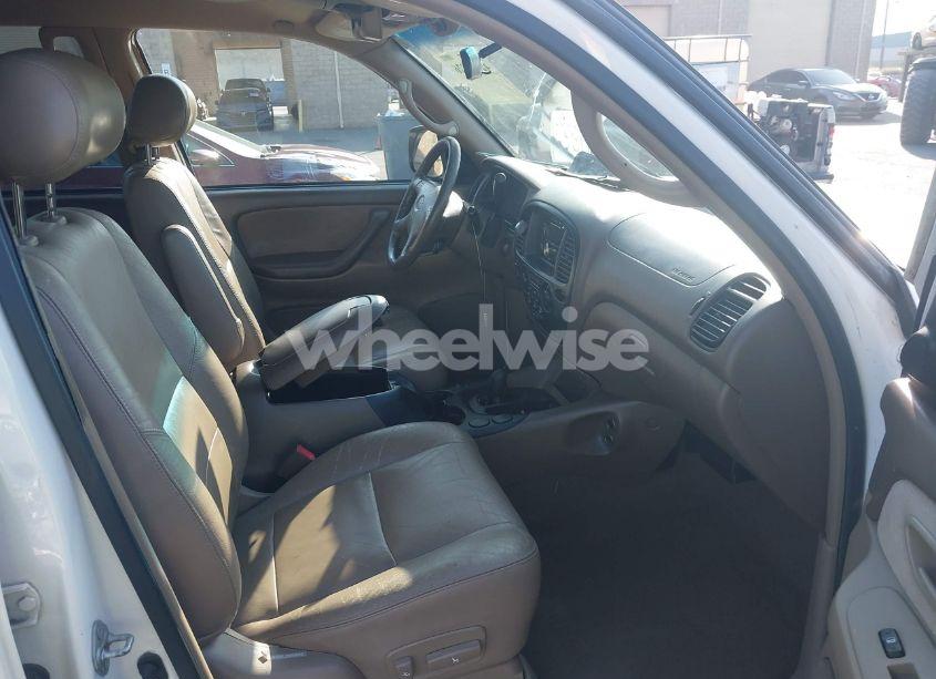 Photo 5 of 2002 Toyota Sequoia SR5 V8 (VIN 5TDBT44A22S068908)