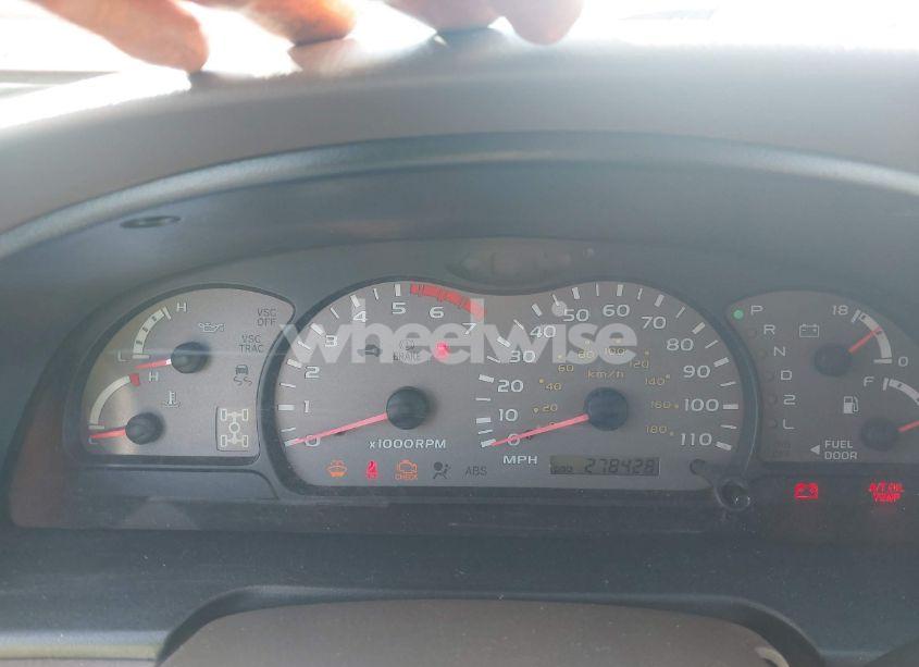 Photo 7 of 2002 Toyota Sequoia SR5 V8 (VIN 5TDBT44A22S068908)