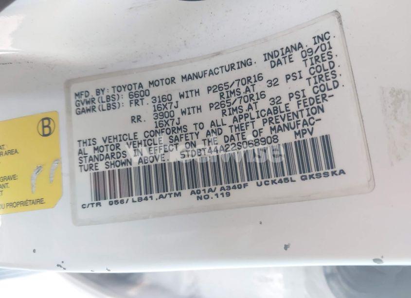 Photo 9 of 2002 Toyota Sequoia SR5 V8 (VIN 5TDBT44A22S068908)