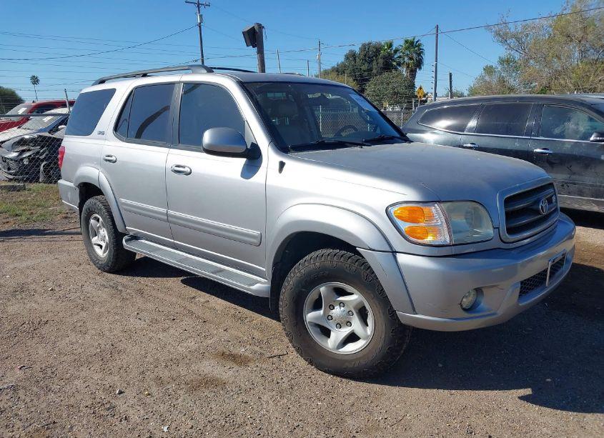 2002 Toyota Sequoia SR5 V8 (VIN 5TDBT44A22S084848) main photo
