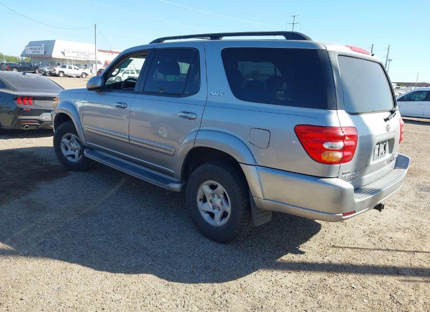 Photo 3 of 2002 Toyota Sequoia SR5 V8 (VIN 5TDBT44A22S084848)