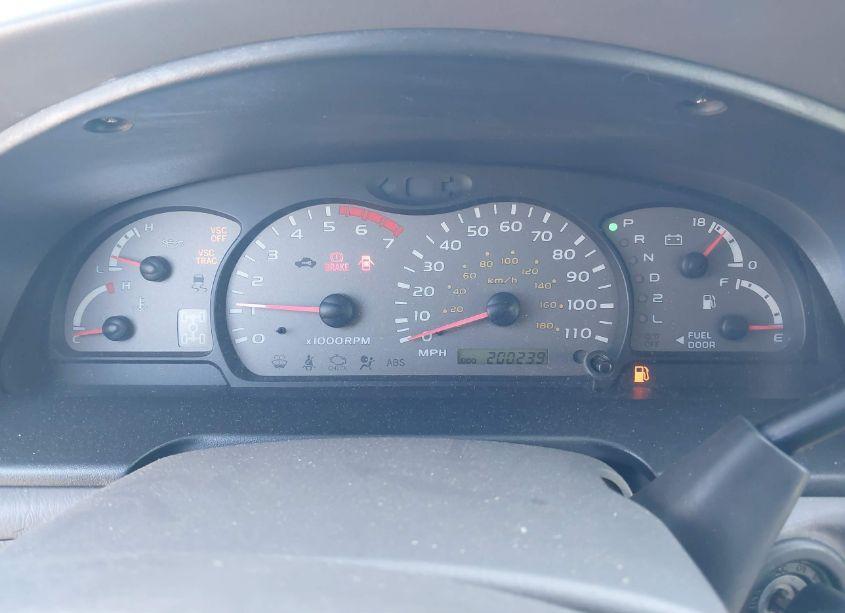 Photo 7 of 2002 Toyota Sequoia SR5 V8 (VIN 5TDBT44A22S084848)