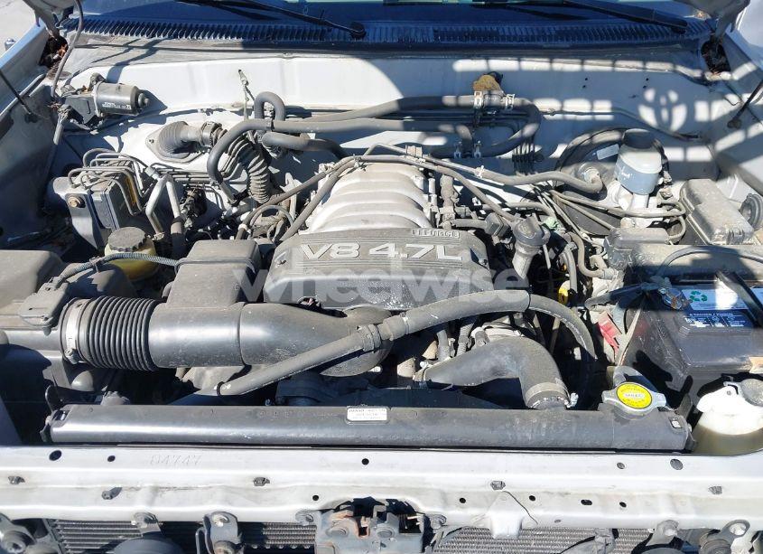 Photo 10 of 2003 Toyota Sequoia SR5 V8 (VIN 5TDBT44A23S147416)