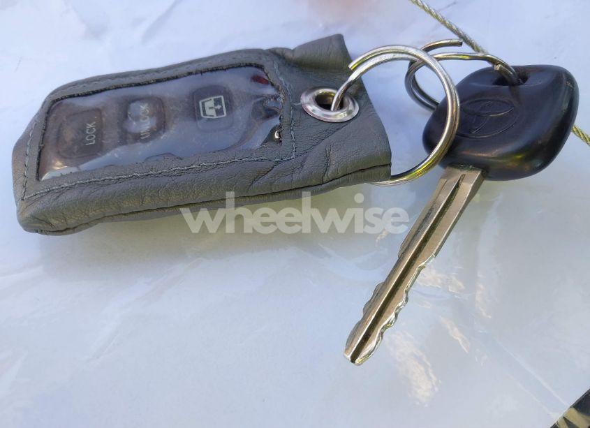 Photo 11 of 2003 Toyota Sequoia SR5 V8 (VIN 5TDBT44A23S147416)