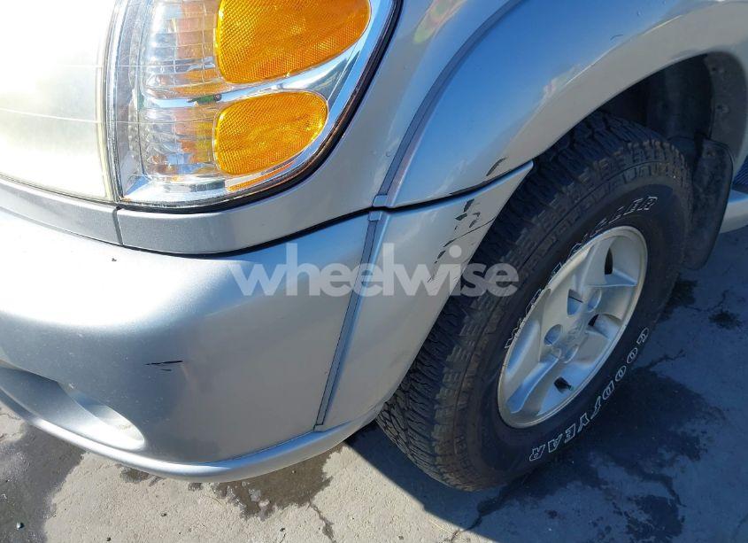 Photo 6 of 2003 Toyota Sequoia SR5 V8 (VIN 5TDBT44A23S147416)