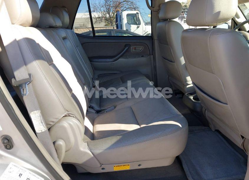 Photo 8 of 2003 Toyota Sequoia SR5 V8 (VIN 5TDBT44A23S147416)