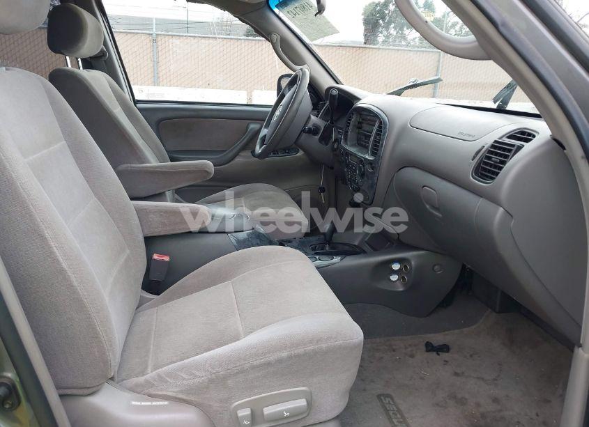 Photo 5 of 2003 Toyota Sequoia SR5 V8 (VIN 5TDBT44A23S158061)
