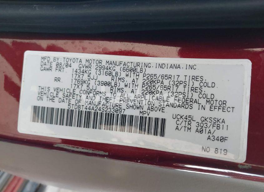 Photo 9 of 2004 Toyota Sequoia SR5 V8 (VIN 5TDBT44A24S233097)