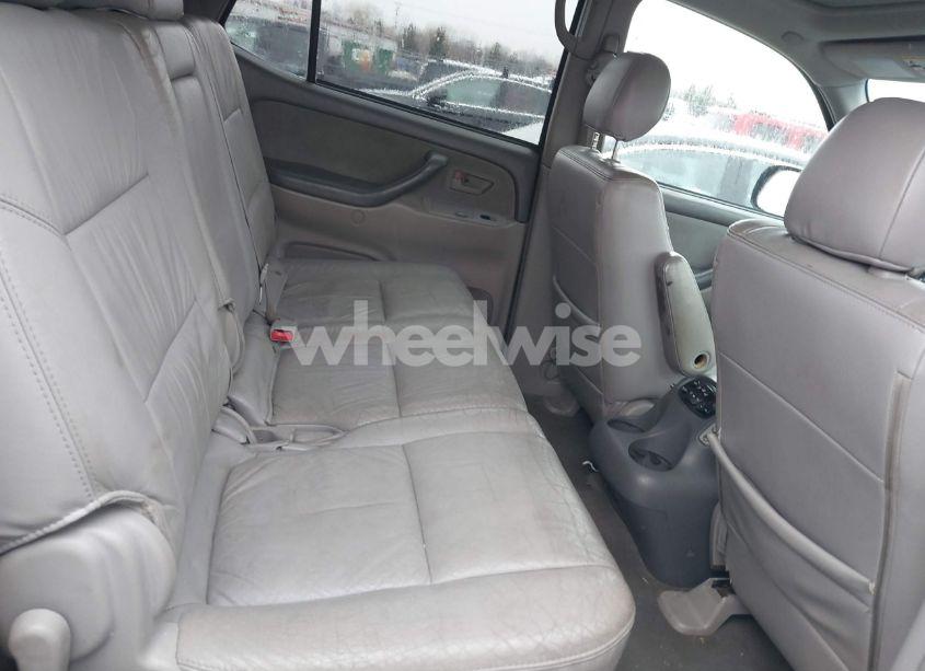 Photo 8 of 2006 Toyota Sequoia SR5 V8 (VIN 5TDBT44A26S260206)