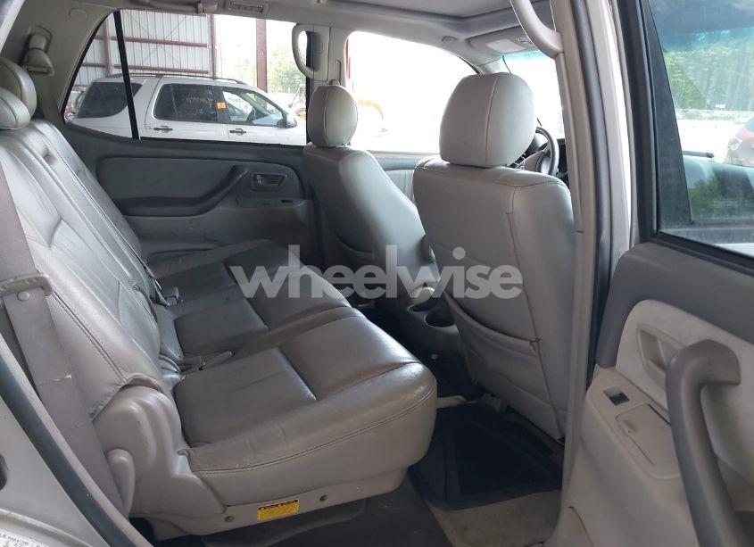 Photo 8 of 2006 Toyota Sequoia SR5 V8 (VIN 5TDBT44A26S264921)