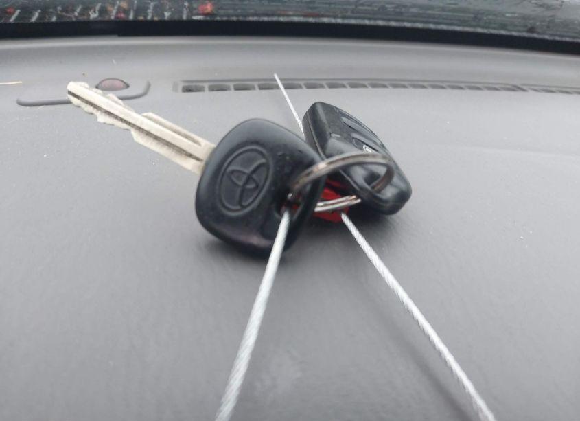 Photo 11 of 2001 Toyota Sequoia SR5 V8 (VIN 5TDBT44A31S053803)