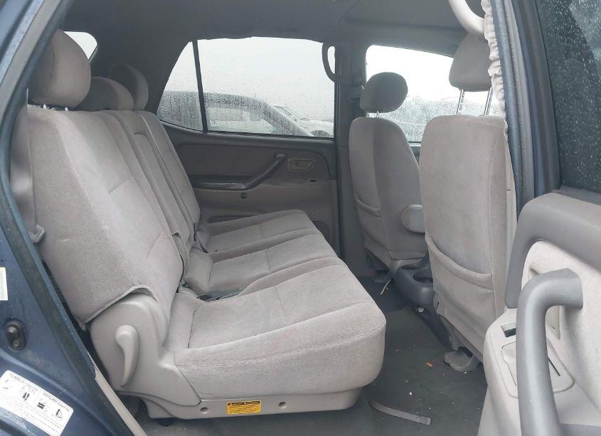 Photo 8 of 2001 Toyota Sequoia SR5 V8 (VIN 5TDBT44A31S053803)