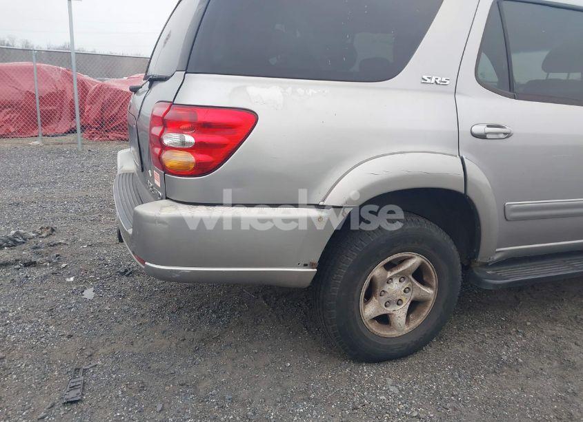 Photo 14 of 2002 Toyota Sequoia SR5 V8 (VIN 5TDBT44A32S065810)