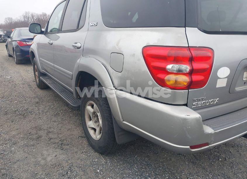 Photo 15 of 2002 Toyota Sequoia SR5 V8 (VIN 5TDBT44A32S065810)