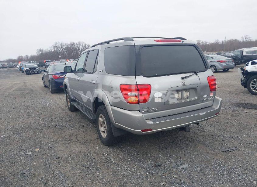 Photo 3 of 2002 Toyota Sequoia SR5 V8 (VIN 5TDBT44A32S065810)
