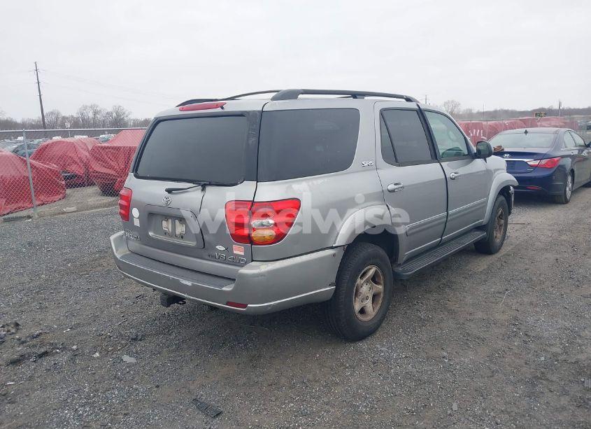 Photo 4 of 2002 Toyota Sequoia SR5 V8 (VIN 5TDBT44A32S065810)