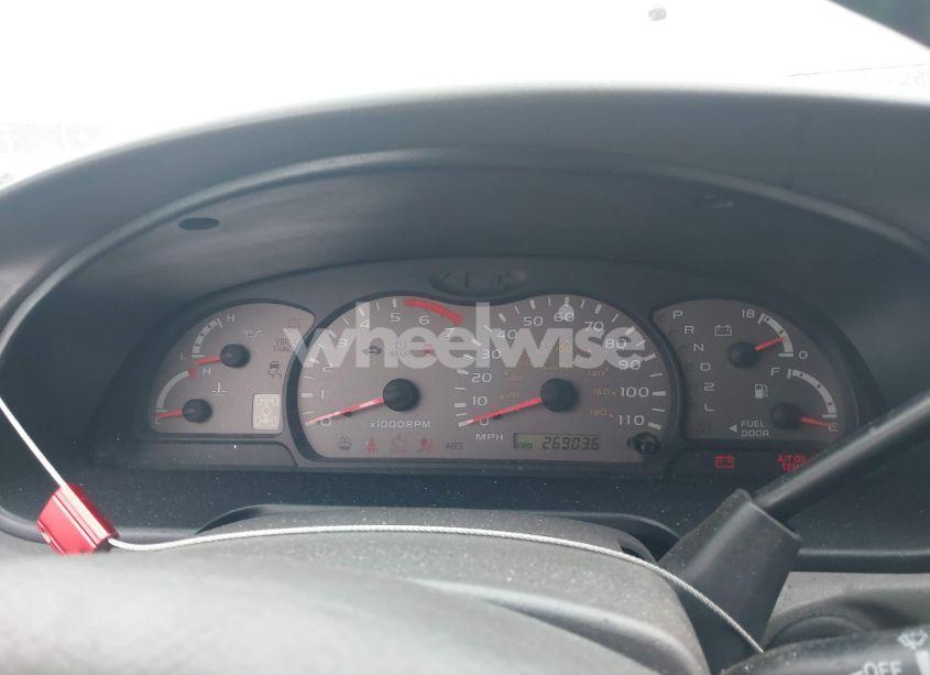 Photo 7 of 2002 Toyota Sequoia SR5 V8 (VIN 5TDBT44A32S065810)