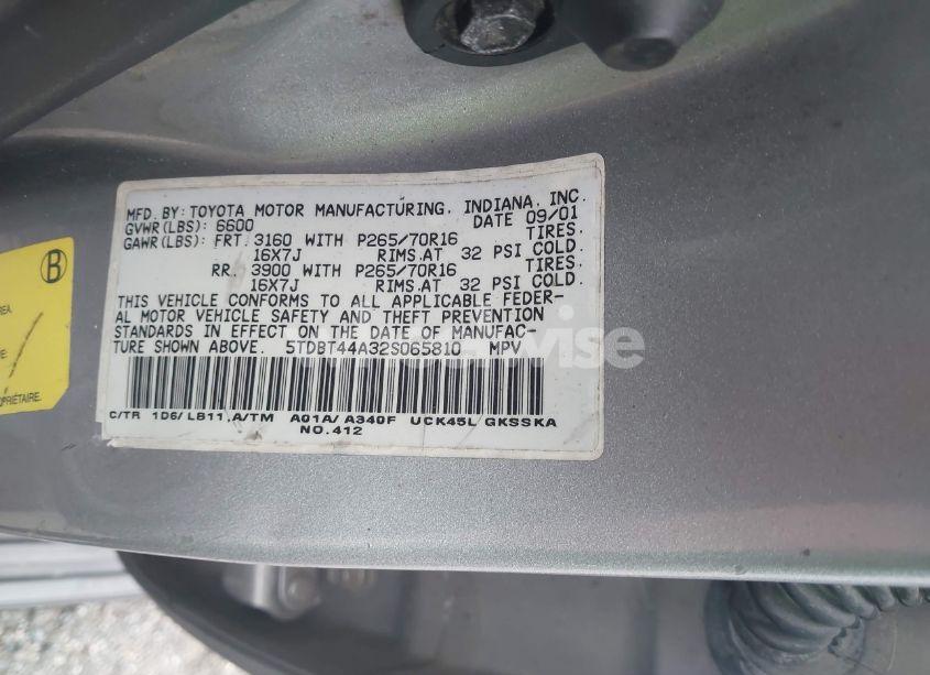 Photo 9 of 2002 Toyota Sequoia SR5 V8 (VIN 5TDBT44A32S065810)