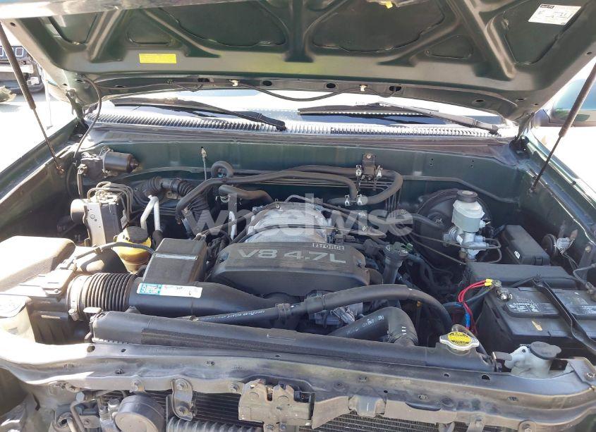 Photo 10 of 2002 Toyota Sequoia SR5 V8 (VIN 5TDBT44A32S078556)