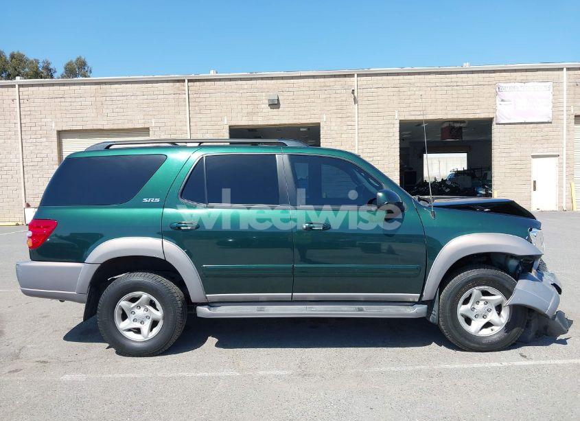 Photo 13 of 2002 Toyota Sequoia SR5 V8 (VIN 5TDBT44A32S078556)