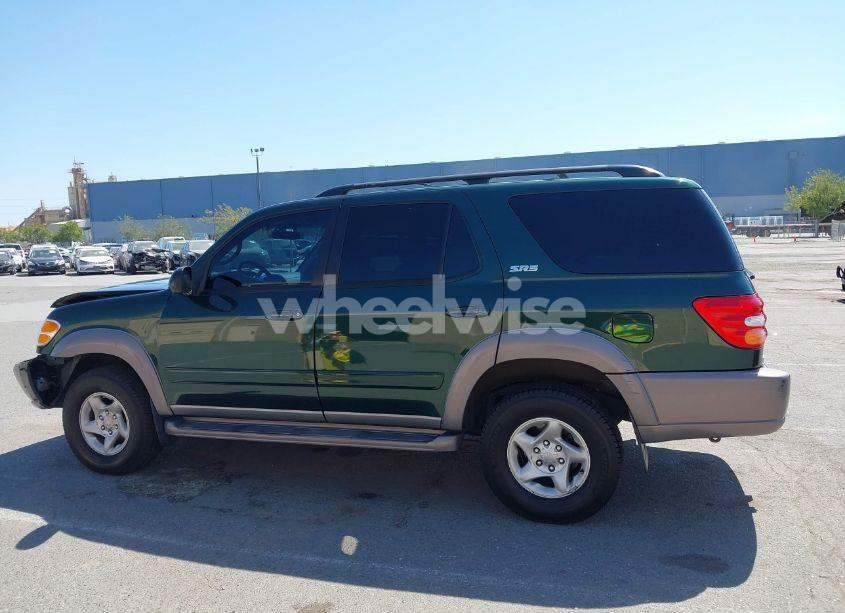 Photo 14 of 2002 Toyota Sequoia SR5 V8 (VIN 5TDBT44A32S078556)