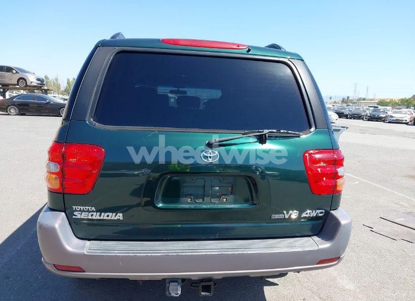 Photo 16 of 2002 Toyota Sequoia SR5 V8 (VIN 5TDBT44A32S078556)