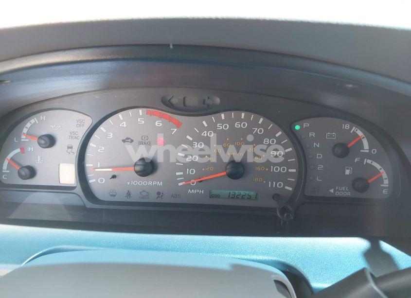 Photo 7 of 2002 Toyota Sequoia SR5 V8 (VIN 5TDBT44A32S078556)