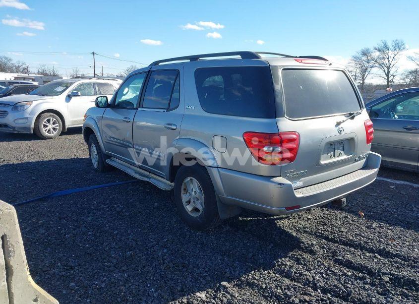 Photo 3 of 2004 Toyota Sequoia SR5 V8 (VIN 5TDBT44A34S218205)